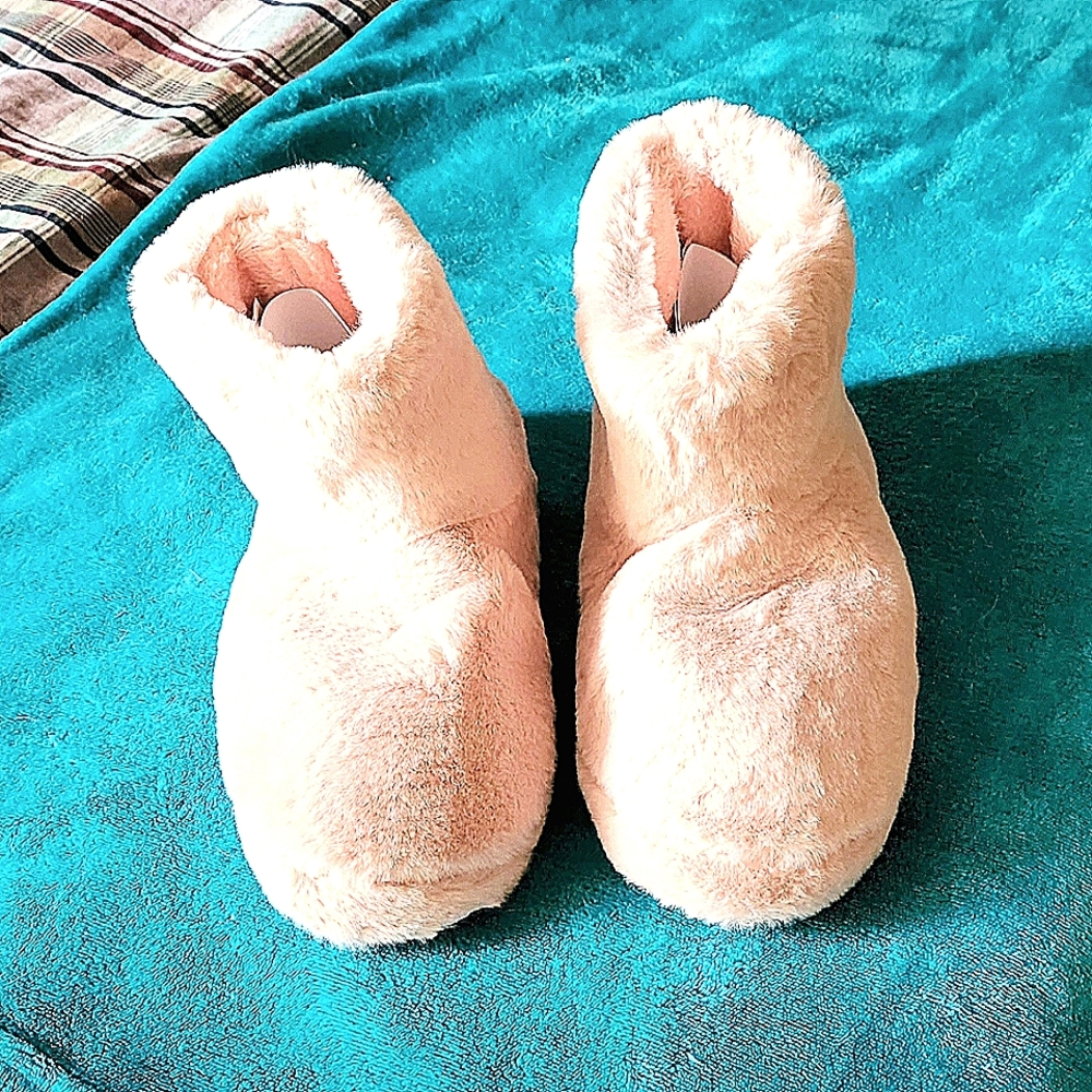 Faux Fur Slippers  *Shoe dazzle